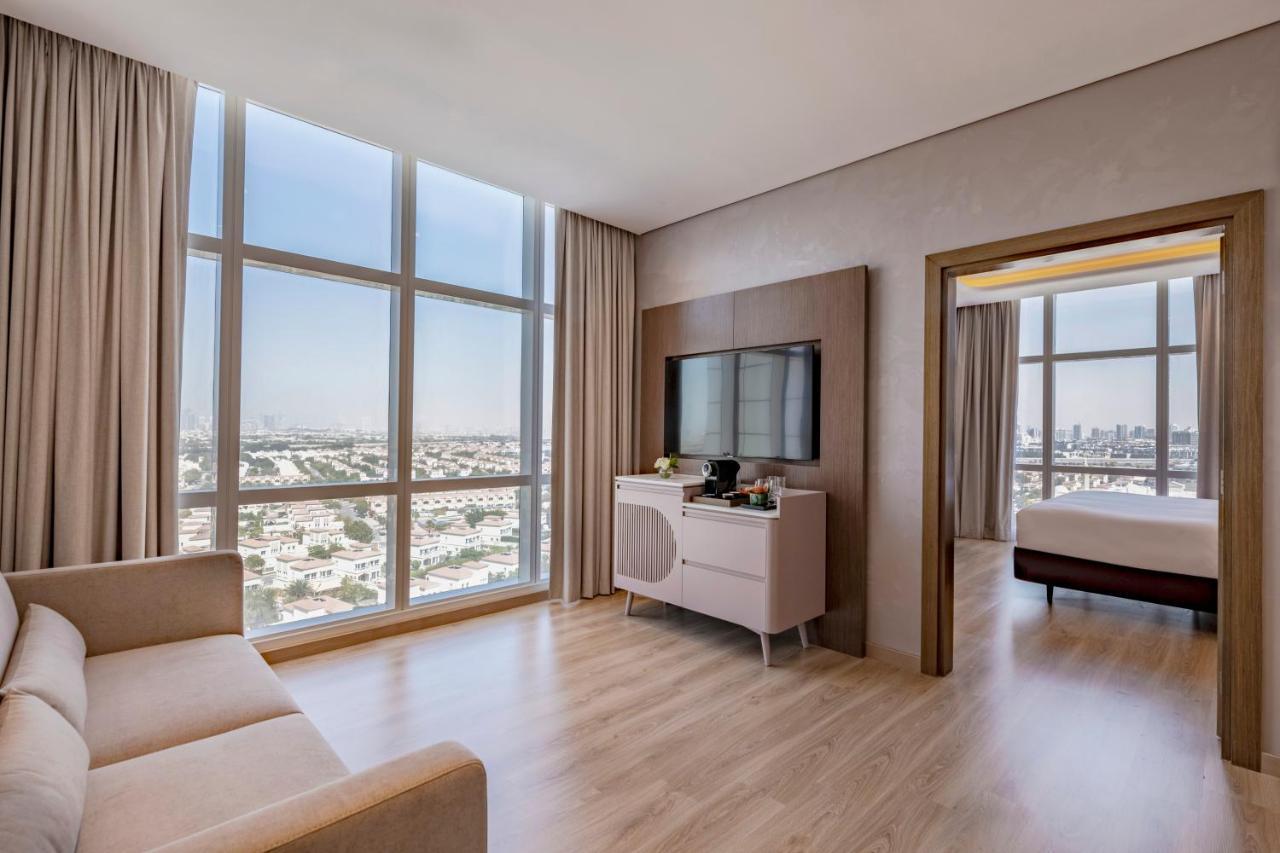 Movenpick Jumeirah Village Triangle Dubai Bagian luar foto Suite