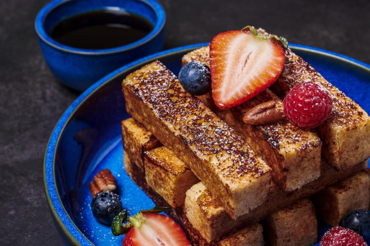 Movenpick Jumeirah Village Triangle Dubai Bagian luar foto French toast