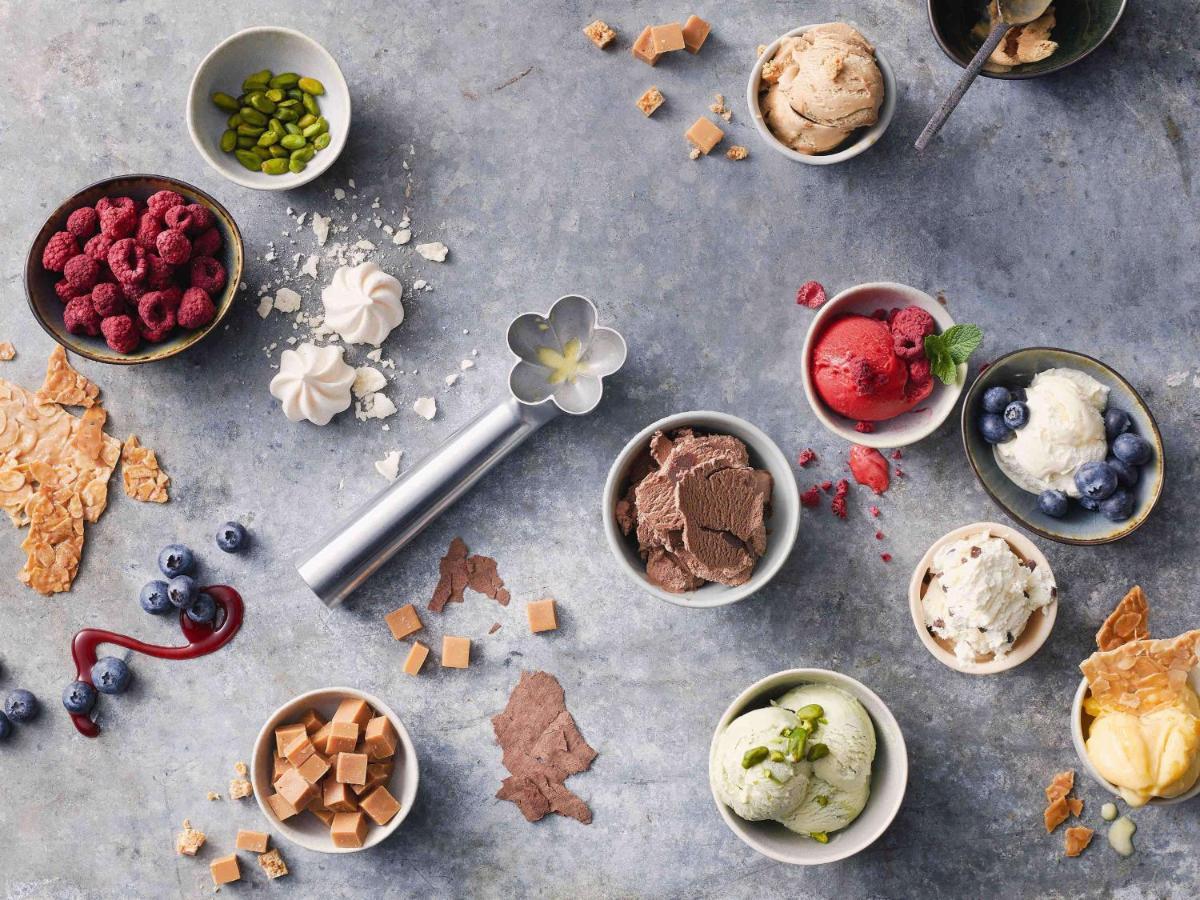 Movenpick Jumeirah Village Triangle Dubai Bagian luar foto Häagen-Dazs ice cream