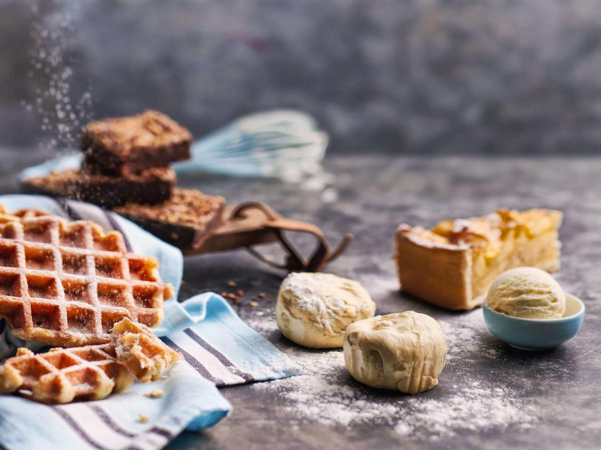 Movenpick Jumeirah Village Triangle Dubai Bagian luar foto Baking